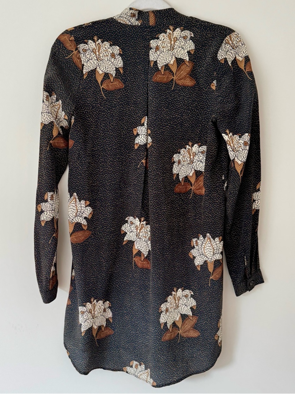 NWOT Stone Cold Fox Rare Satin Printed Tunic Top, Black Floral Speckle – Size 0 - Picture 6 of 7